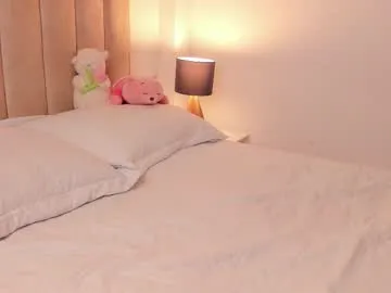 RobinTheSiren – webcam model profile photo Image 6