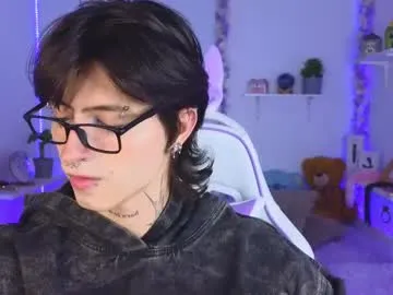 ChloeRosses – webcam model profile photo Image 7