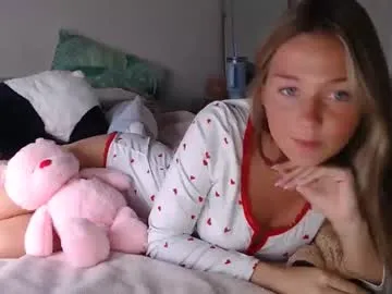 ASHLLEENA – webcam model profile photo Image 4