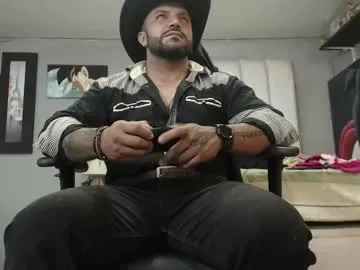 paroncho – webcam model profile photo Image 18