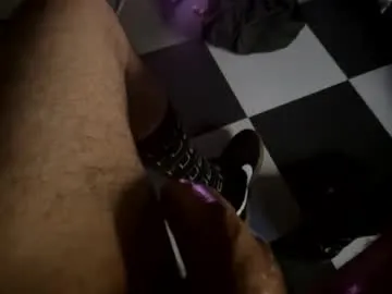 Amylewiss – webcam model profile photo Image 3