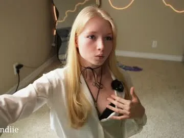 bestblondiiecb Image 6