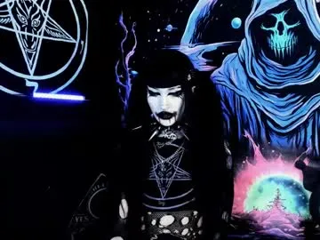 Issa_Lorens – webcam model profile photo Image 10