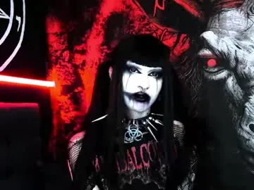 Issa_Lorens – webcam model profile photo Image 13