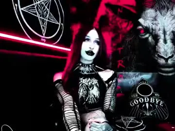 Issa_Lorens – webcam model profile photo Image 14