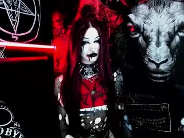 Issa_Lorens – webcam model profile photo Image 15