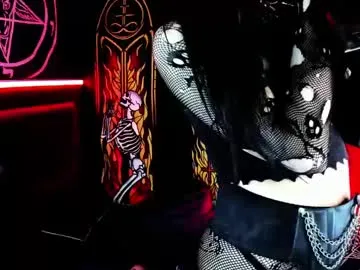 Issa_Lorens – webcam model profile photo Image 16