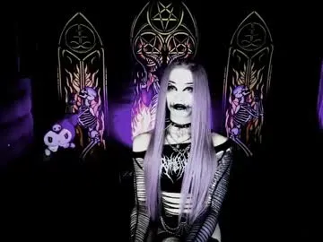 Issa_Lorens – webcam model profile photo Image 2