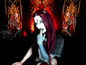 Issa_Lorens – webcam model profile photo Image 3