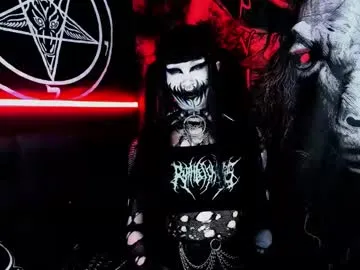 Issa_Lorens – webcam model profile photo Image 8