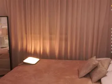 MhiaTaylor – webcam model profile photo Image 10