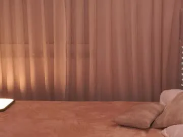 MhiaTaylor – webcam model profile photo Image 11