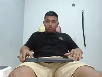 FitnessBunny – webcam model profile photo Image 12