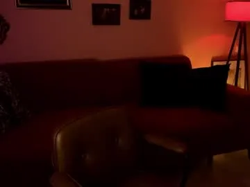 Reyna63 – webcam model profile photo Image 4