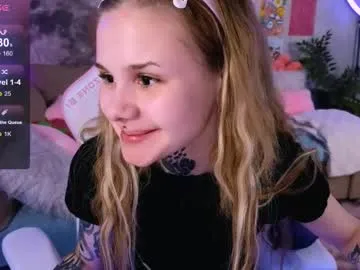 LorrySkye – webcam model profile photo Image 7