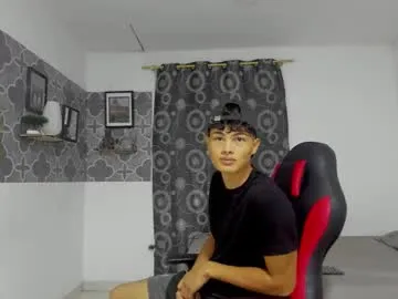 Donovan_Desmond – webcam model profile photo Image 7