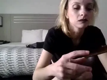 adhitii – webcam model profile photo Image 18