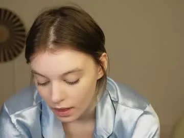 FitnessBunny – webcam model profile photo Image 2