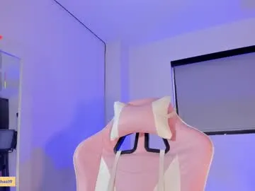 Live with caro_sanchezz on FliCam