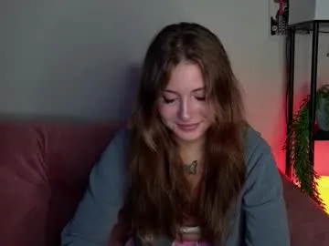 DoggyAsmina – webcam model profile photo Image 3