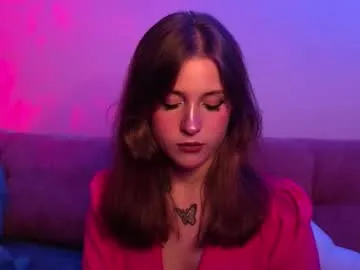 DoggyAsmina – webcam model profile photo Image 7