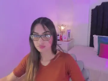 AlannaWeest – webcam model profile photo Image 11