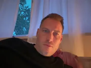 AlannaWeest – webcam model profile photo Image 18