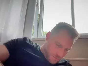 AlannaWeest – webcam model profile photo Image 5