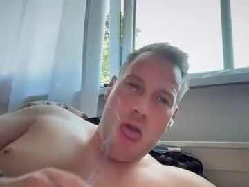 AlannaWeest – webcam model profile photo Image 6