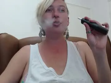 JenCampbell – webcam model profile photo Image 5