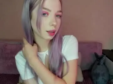 SophieMaeve – webcam model profile photo Image 2