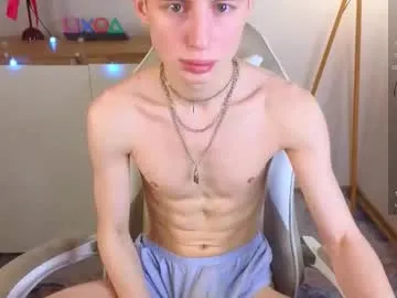 raymondmont – webcam model profile photo Image 17