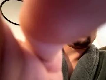 CurlyBloom – webcam model profile photo Image 17