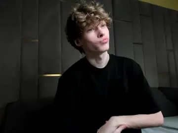 aplant_ – webcam model profile photo Image 5