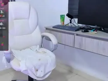 FerLenns – webcam model profile photo Image 11