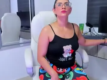 FerLenns – webcam model profile photo Image 12