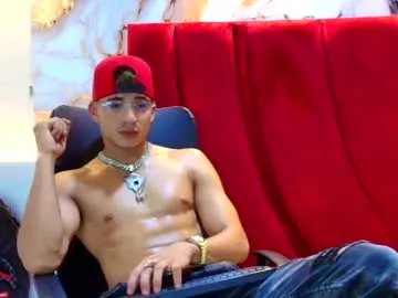 curlytwinkboy – webcam model profile photo Image 5