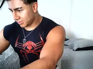 drinklinov – webcam model profile photo Image 12