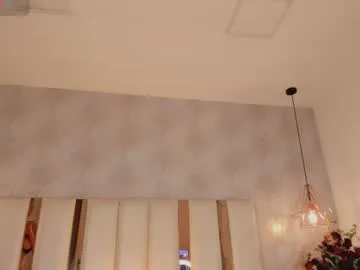 Putitatease – webcam model profile photo Image 12