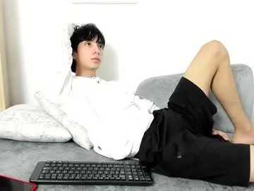Benson18y – webcam model profile photo Image 11