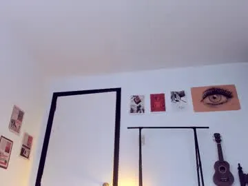 Luna_Kitanna – webcam model profile photo Image 5