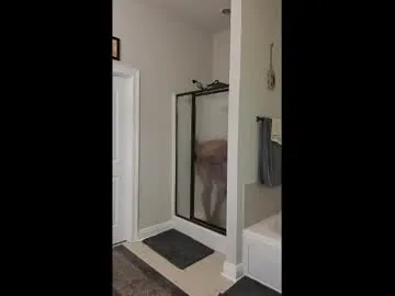 powq05 – webcam model profile photo Image 2