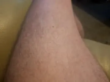 HugeTitties – webcam model profile photo Image 19