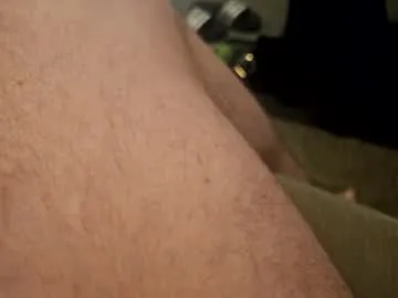 HugeTitties – webcam model profile photo Image 2