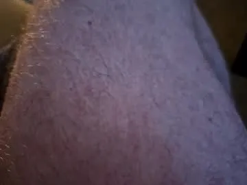 HugeTitties – webcam model profile photo Image 7