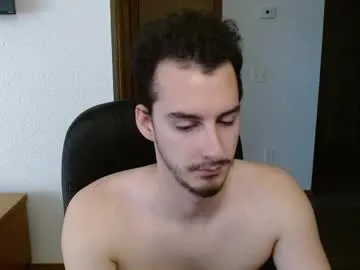 travonidas – webcam model profile photo Image 5