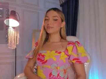 CamilaSantos – webcam model profile photo Image 17