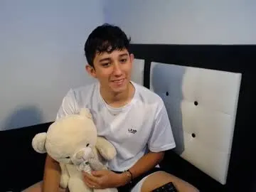 KASIDYIx – webcam model profile photo Image 14