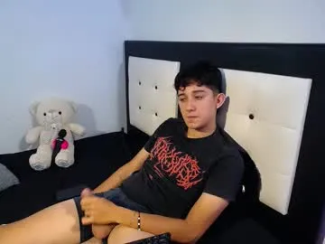 KASIDYIx – webcam model profile photo Image 18