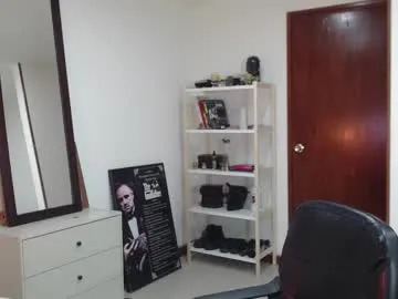 big13inchess – webcam model profile photo Image 8